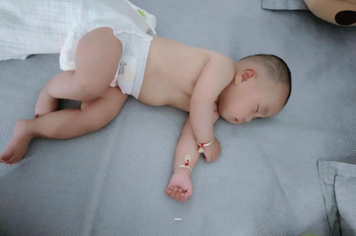 贵阳宝宝老打喷嚏怎么办